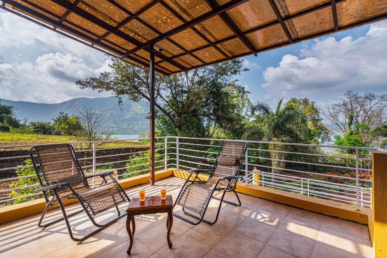Ekam Lake House By Stayvista With Mountain & Lake Views, Outdoor Jacuzzi, Sauna, Modern Amenities & Kitchen Garden Pune Ngoại thất bức ảnh
